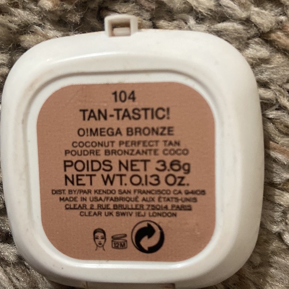Marc Jacobs bronzer. - Picture 3 of 3